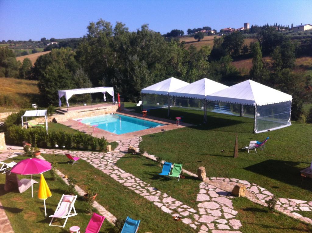 Borgo Le Capannelle Apart otel Castel Ritaldi Dış mekan fotoğraf